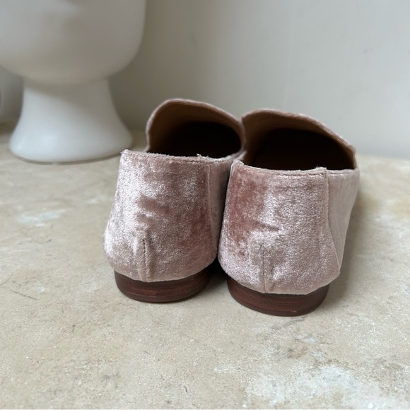 Banana Republic Women's Velvet Loafers in Pink with Martini appliqué 9.5 EUC! - Picture 11 of 11